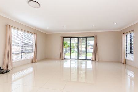 41 Central Avenue, Scarborough QLD 4020 - House For Rent | Domain - Photo 2