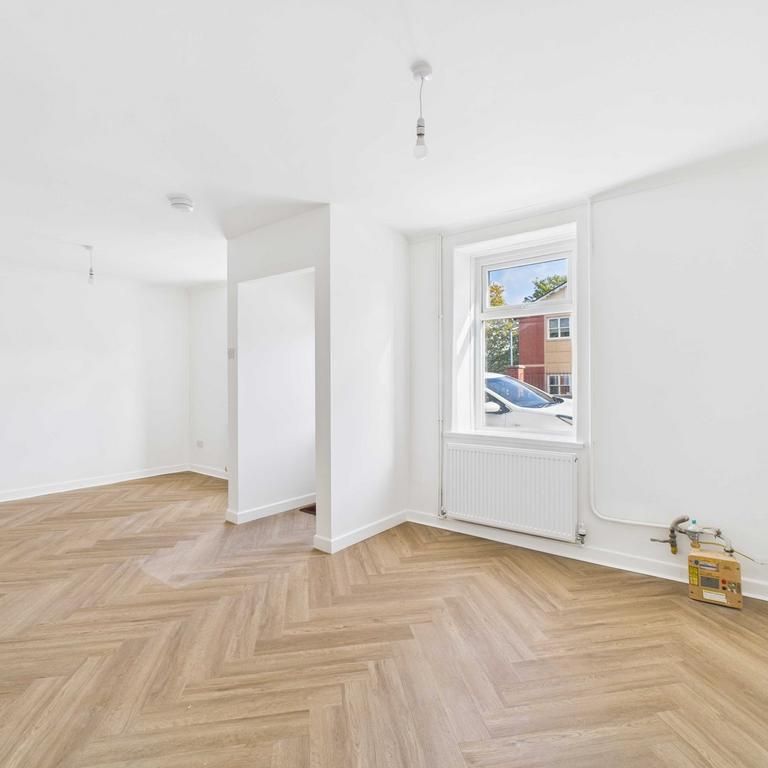 4 bedroom terraced house to rent - Photo 1