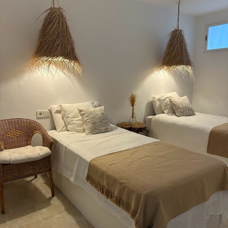 Stunning renovated apartment with sea access in Santa Ponsa - Photo 1