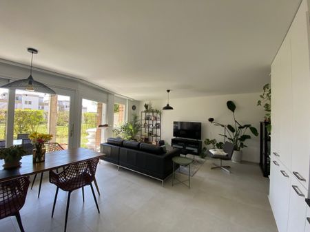 3.5-room apartment on ground floor with terrace and garden - Photo 3