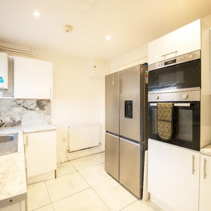 3 bedroom terraced house to rent - Photo 1