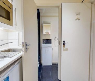 Studio to rent - Photo 2