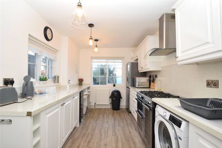 3 bed terraced house to rent in Falsgrave Road, Scarborough, YO12 - Photo 5