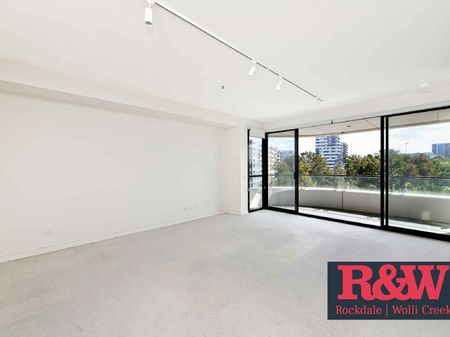 Enjoy Panoramic Tennis Court, Park & River Views – Lifestyle & Location - Photo 4