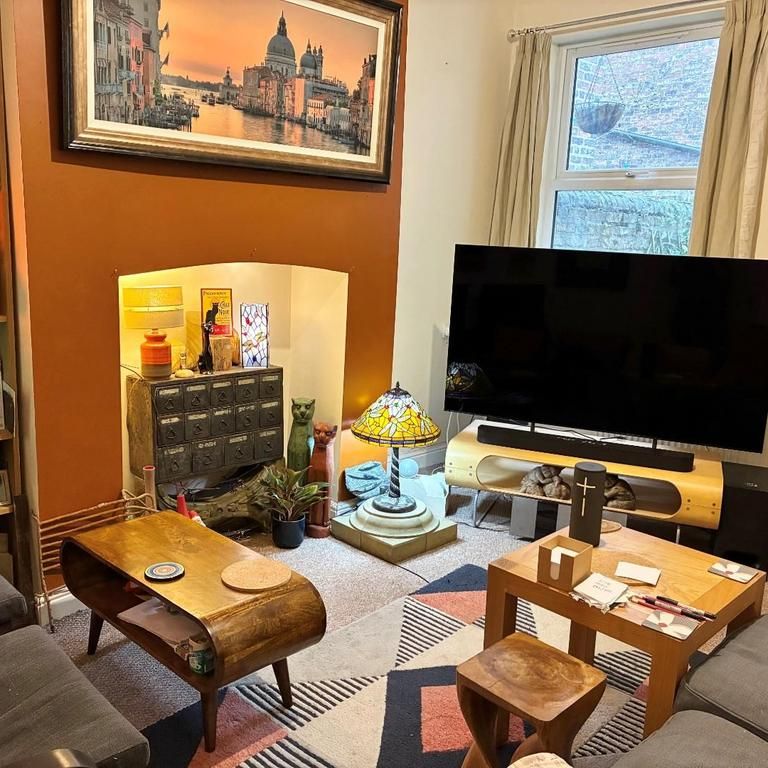 1 bedroom in a house share to rent - Photo 1