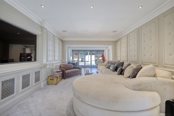 Courtland Drive, Chigwell - Photo 1