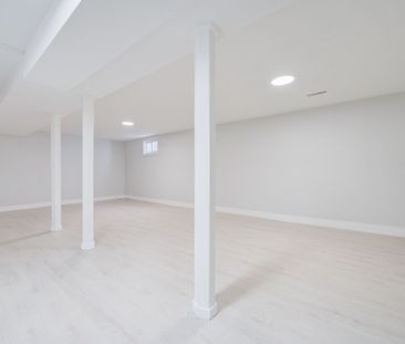 For Lease - 1608 Sherwood Forrest Circle, Mississauga, Ontario - Photo 3