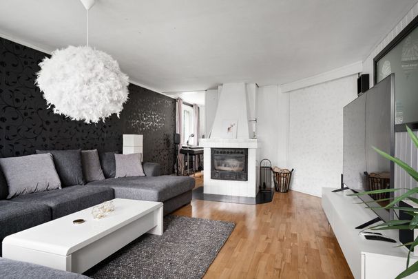 Gula vägen, Björklinge - Foto 1