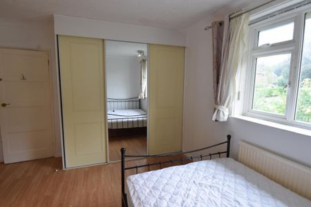 4 bedroom house to rent - Photo 3