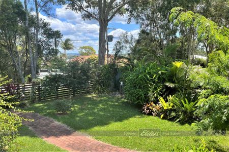 THREE BEDROOM HOME IN TRANQUIL GREEN POINT - Photo 2