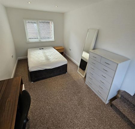 6 bedroom house to rent - Photo 4