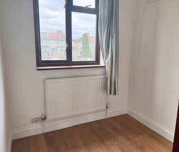 4 bedroom terraced house to rent - Photo 2