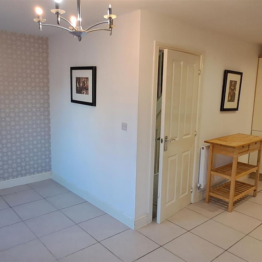 5 bed end of terrace house to rent in Three Valleys Way, Bushey, WD23 - Photo 1