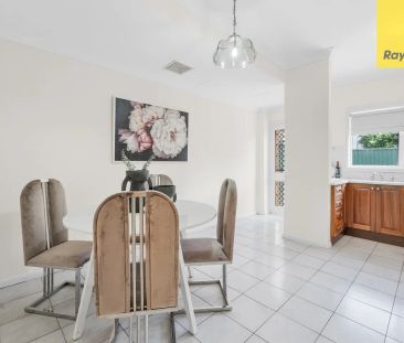 MODERN TWO BEDROOM TOWNHOUSE IN PRIME LOCATION - Photo 4