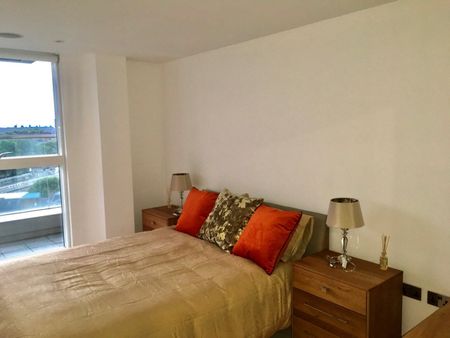 3 Bed Flat, Caro Point, SW1W - Photo 5