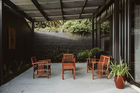 Fully furnished 1 bedroom incl power & internet - Photo 5