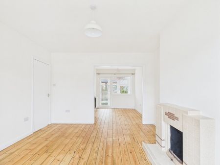 The Gardens, Feltham,TW14 - Photo 2