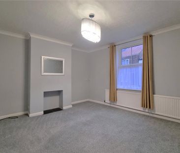 3 bedroom end of terrace house to rent - Photo 4