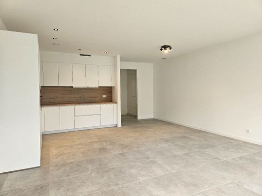 Nieuwbouwwoning met 3 slaapkamers en tuin in het centrum van Mol! - Photo 1