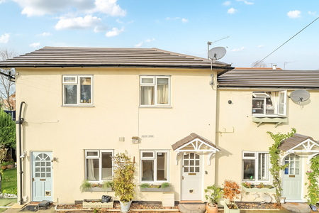 1 bedroom mews to rent - Photo 2