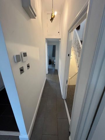 2 Bed Flat, Greyhound Road, W6 - Photo 5