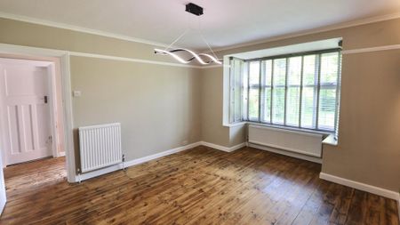 4 bedroom detached house to rent - Photo 2