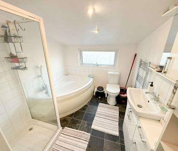 London Road, Benfleet, SS7 - Photo 5