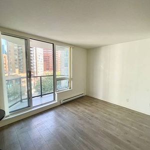 1 bedroom in Downtown Vancouver - Photo 2