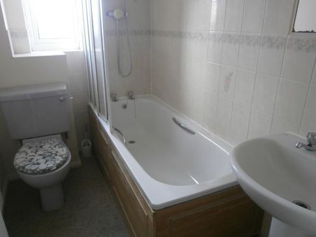 2 bedroom terraced house to rent - Photo 5