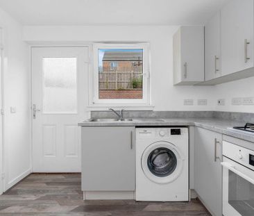 2 bedroom terraced house to rent - Photo 6