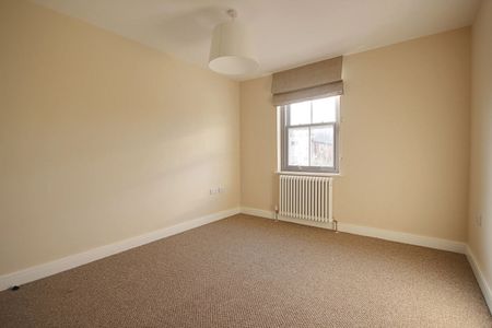 2 Bedroom - Photo 4