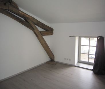 Location Appartement 4 pièces 74m² CHARLIEU 42190 - Photo 4