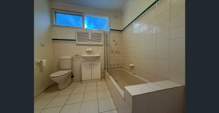 Spacious Family Living in Quiet Court Location - Photo 5