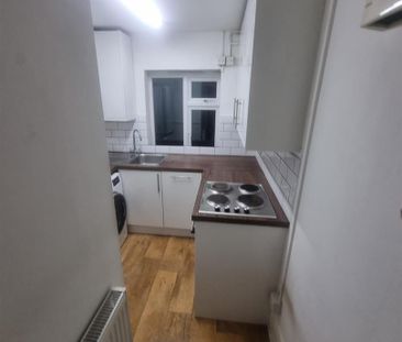 Great West Road, Hounslow TW5, London - Photo 4