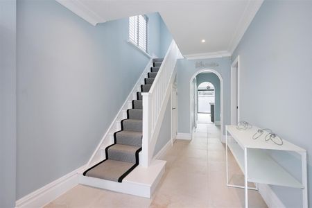 To Let 3 Bed House - Semi-Detached - Photo 2
