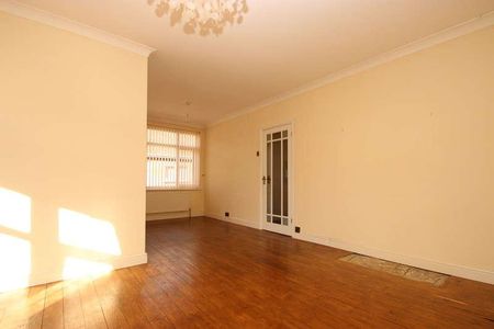 Essex Way, Benfleet, SS7 - Photo 3