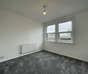 2 bed Flat Clifftown Road, Southend-on-Sea, SS1 - Photo 2