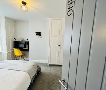 BEDROOM 5 – MEDIUM SINGLE WITH SHARED BATHROOM AND SEPERATE TOILET - Photo 4