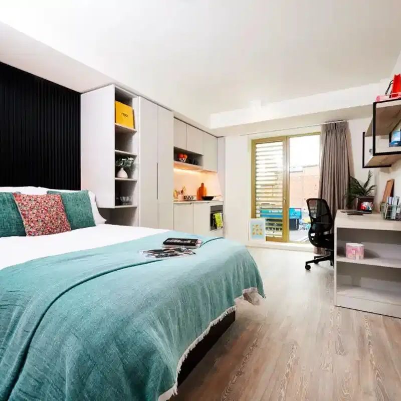 Classic Plus - Photo 1