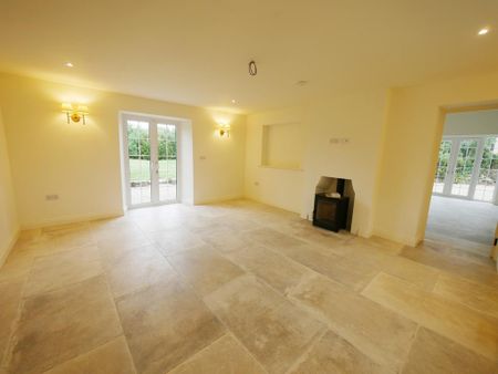 3 bedroom detached house to rent - Photo 2
