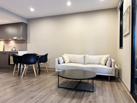 Stunning Apartment in Heart of Green Square - Photo 2