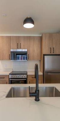 *GET 1 MONTH FREE* Brand new 2 bedroom apartment in James N District - Photo 1