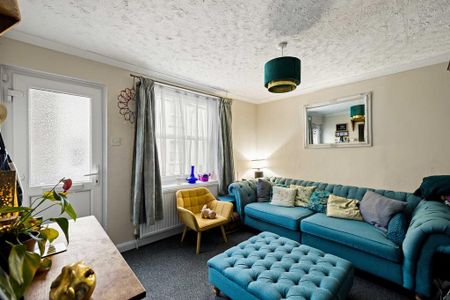 2 bedroom terraced house to rent - Photo 2