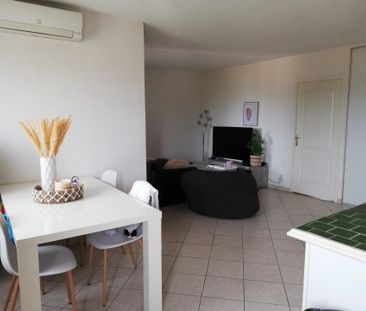 Location Appartement 2 pièces 54 m2 à Pourrières - Photo 2