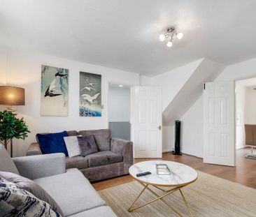 4 bedroom semi-detached house to rent - Photo 3