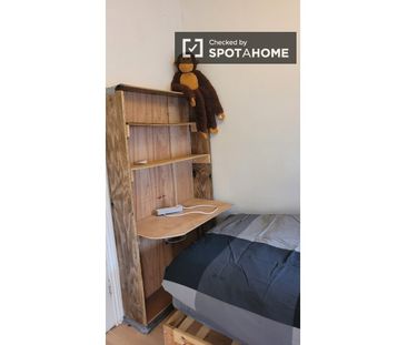 Room in a shared 7-bedroom flat for rent in Ballybough - Photo 5