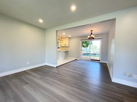 For Lease - 716 Lake Drive, Georgina, Ontario - Photo 4