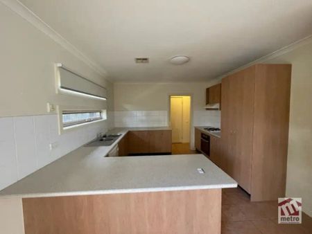 “CLOSE TO SCHOOLS, SHOPS & PARKS!” - Photo 5