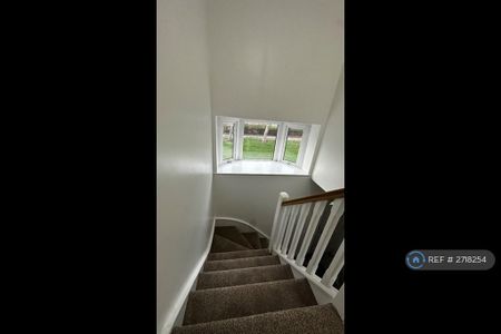 3 bedroom terraced house to rent - Photo 5
