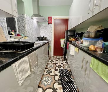 House share to rent - Photo 2